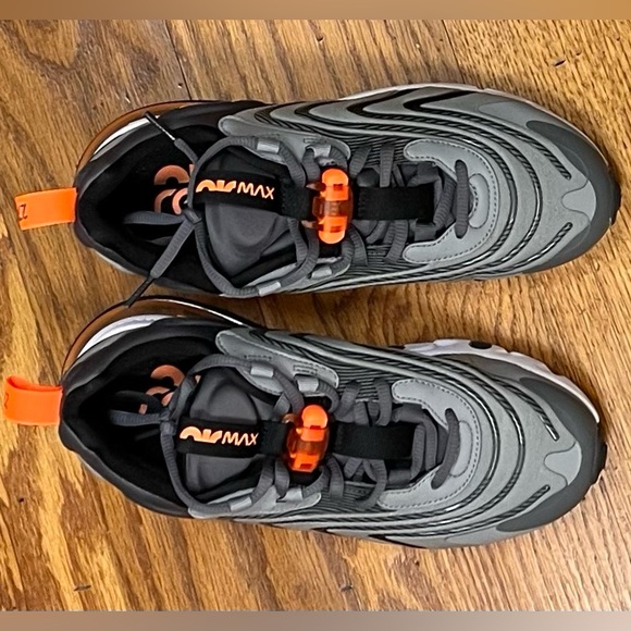 EUC Nike Air Max 270 React Runners